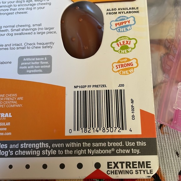 Nylabone Bacon &Peanut Butter Flavor Pretzel Power Chew Toy - Picture 6 of 7